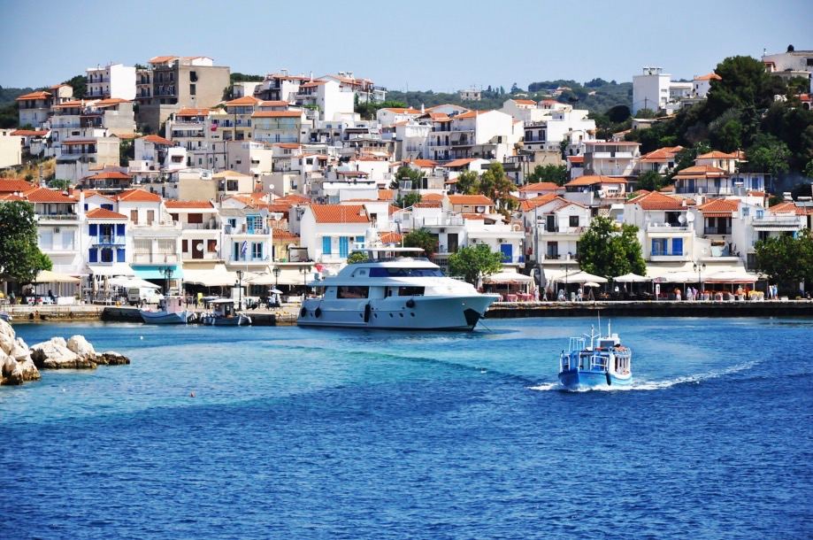 Complete Guide to Sailing the Greek Islands - 7 piers