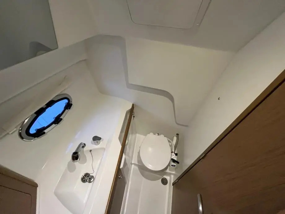 Аренда моторная лодка Antares 32 (Antares 32 Fly) - 14