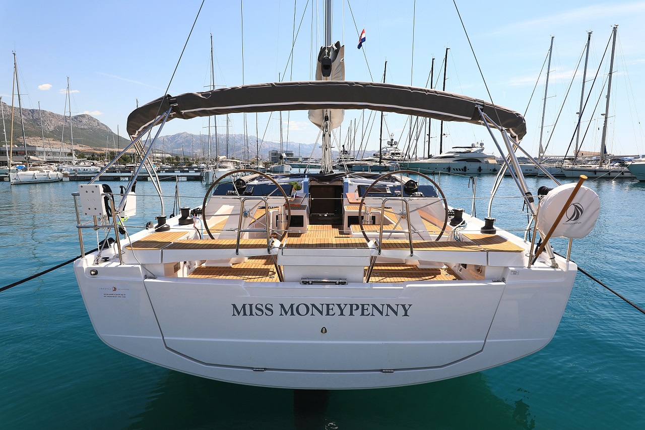 Miss Moneypenny - OW