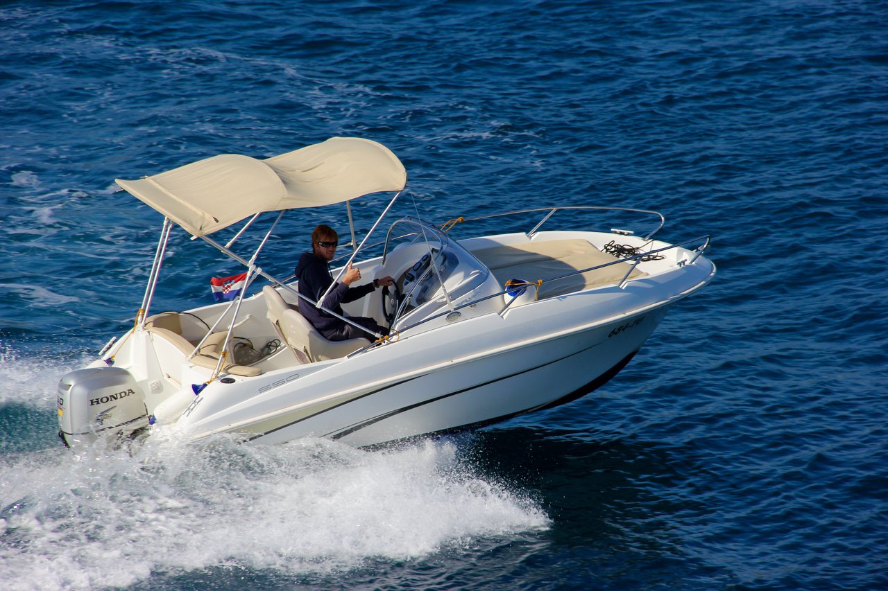 Benetau Flyer 550 Sun Deck