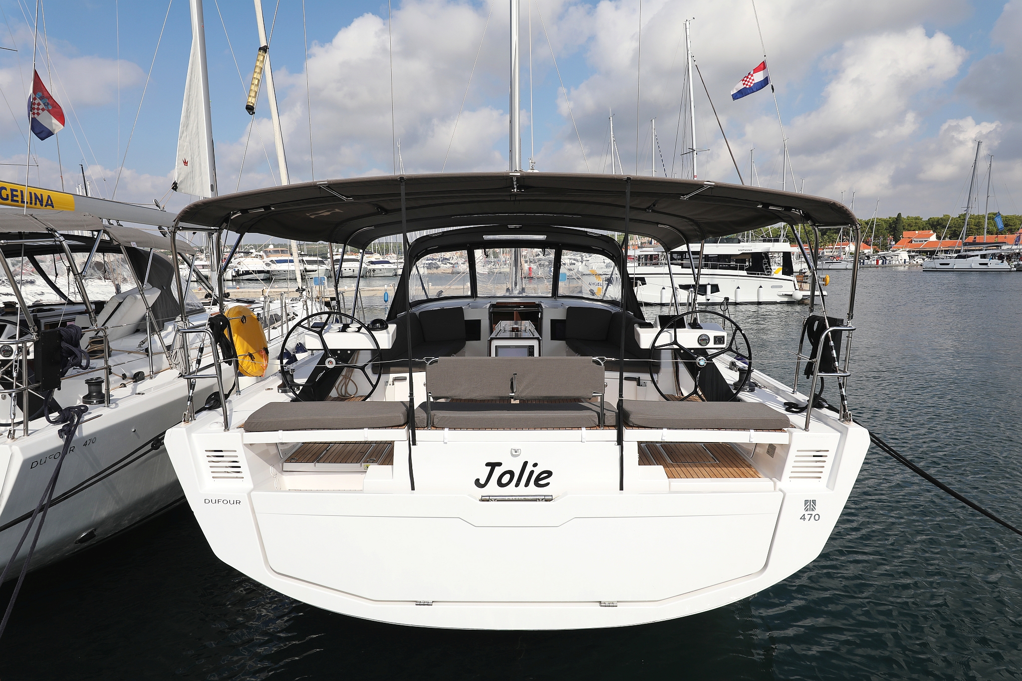 Jolie