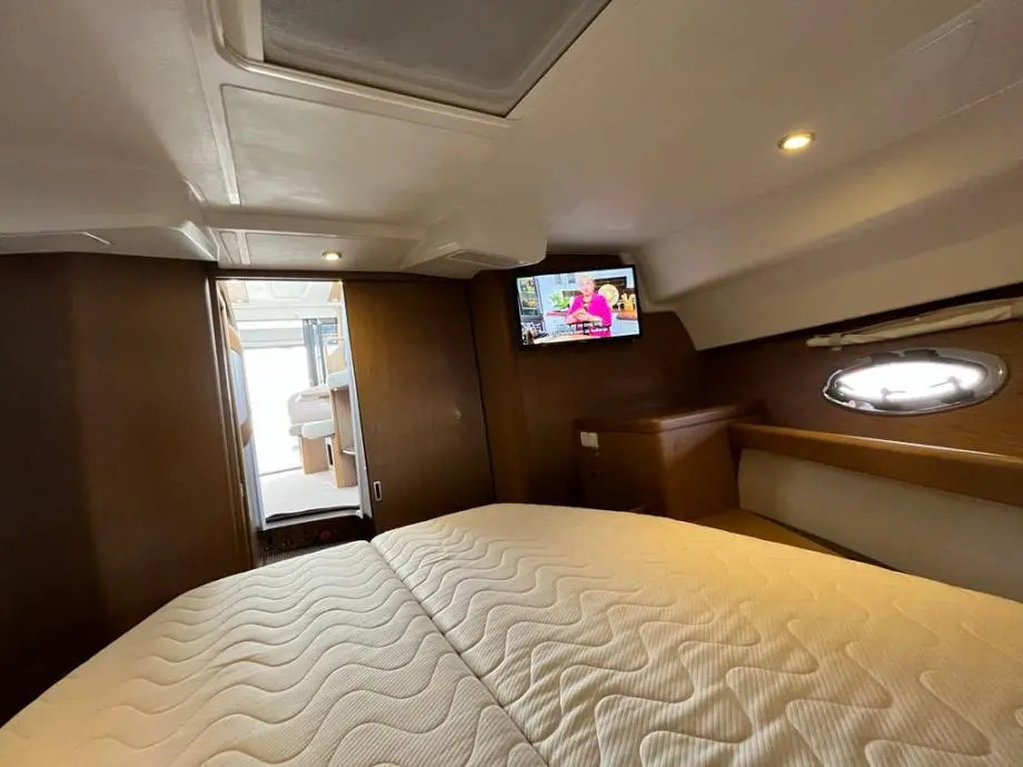 Аренда моторная лодка Antares 32 (Antares 32 Fly) - 12